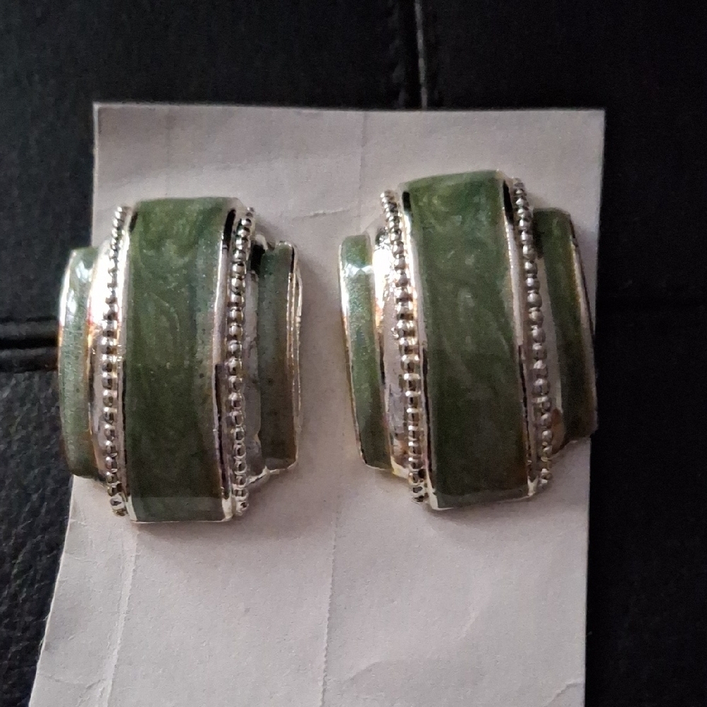 Elegant Green and Silver Women's Earrings